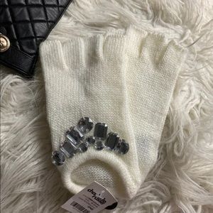 fingerless gloves